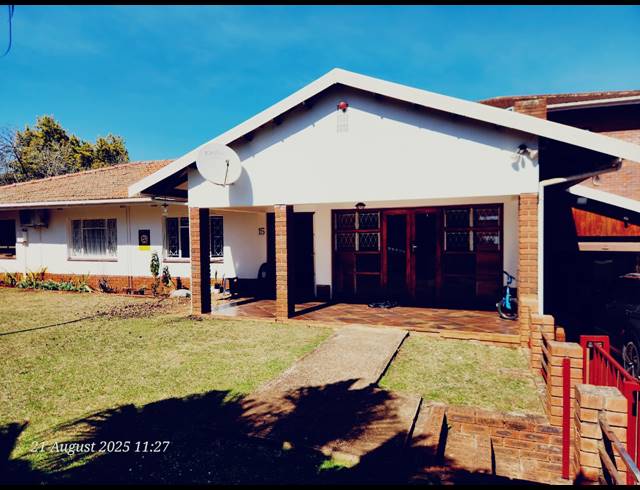 7 BEDROOM FREESTANDING FOR SALE IN HAYFIELDS